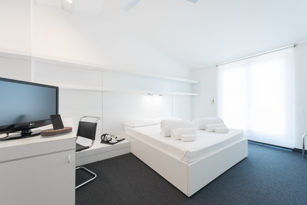 Santoni Freelosophy Hotel